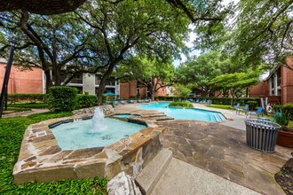 Arboretum Oaks in Austin, TX - Building Photo - Building Photo