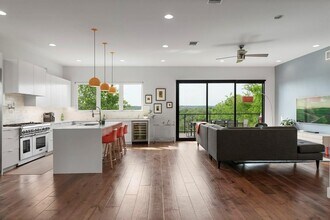 2004 Westridge Dr in Austin, TX - Building Photo - Building Photo