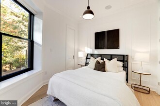 1262 New Hampshire Ave NW-Unit -4 in Washington, DC - Foto de edificio - Building Photo