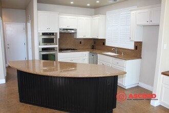 309 Barkine Ct in Bakersfield, CA - Building Photo - Building Photo