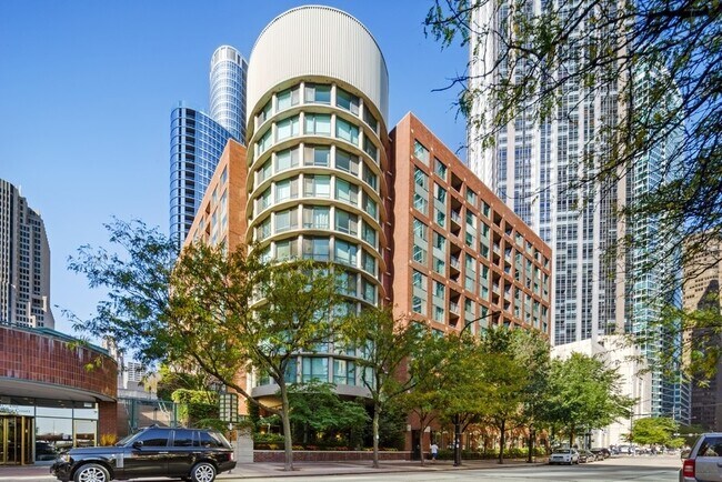 property at 480 N McClurg Ct
