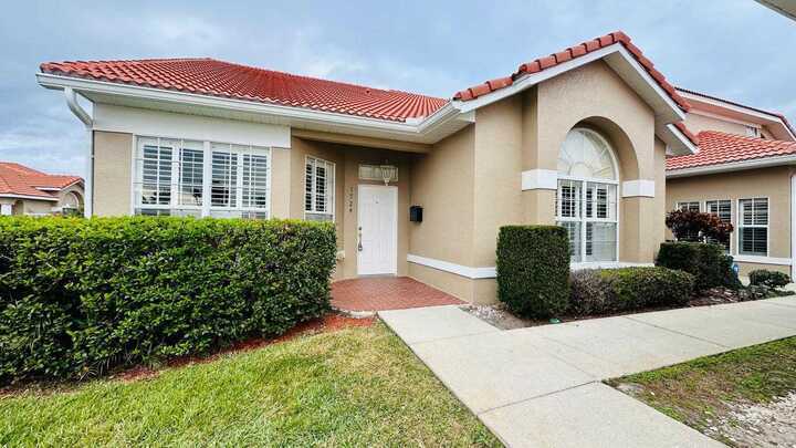 1724 St Tropez Ct in Kissimmee, FL - Building Photo