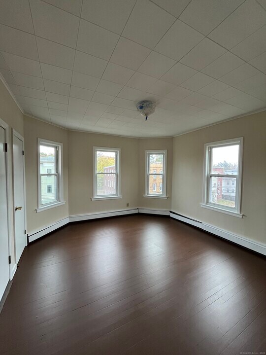 314 High St in New Britain, CT - Building Photo