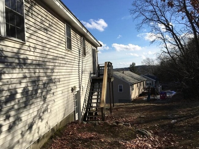 41 Blueberry Hill Rd, Unit 2