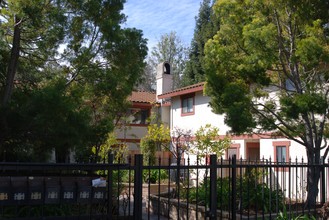 1002 Roble Ave in Menlo Park, CA - Building Photo - Building Photo