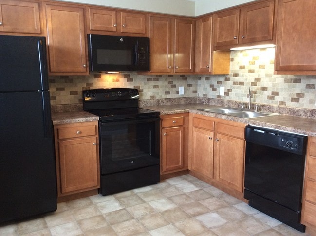 Belmont Ridge Apartment Homes in Tully, NY - Foto de edificio - Building Photo