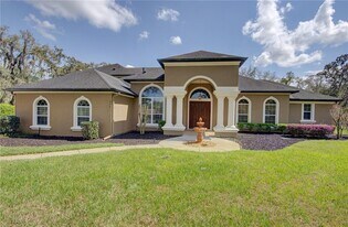 916 Mills Estate Pl in Chuluota, FL - Building Photo