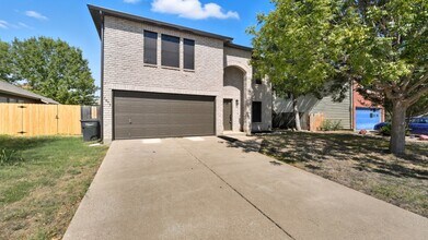 1073 Stone Hollow in New Braunfels, TX - Building Photo - Building Photo