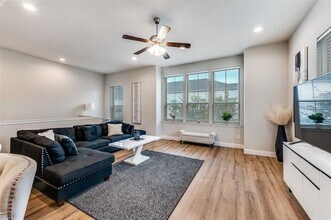 1926 Bel Air Dr in Arlington, TX - Building Photo - Building Photo