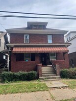 136 Amelia St in Mckees Rocks, PA - Building Photo
