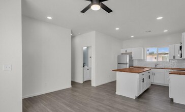 220 4th Ave E in Buckeye, AZ - Building Photo - Building Photo