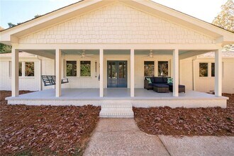 745 Honeysuckle Rd in Gainesville, GA - Building Photo - Building Photo
