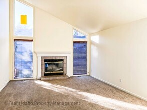 2214 Henry Ct in Moscow, ID - Building Photo - Building Photo