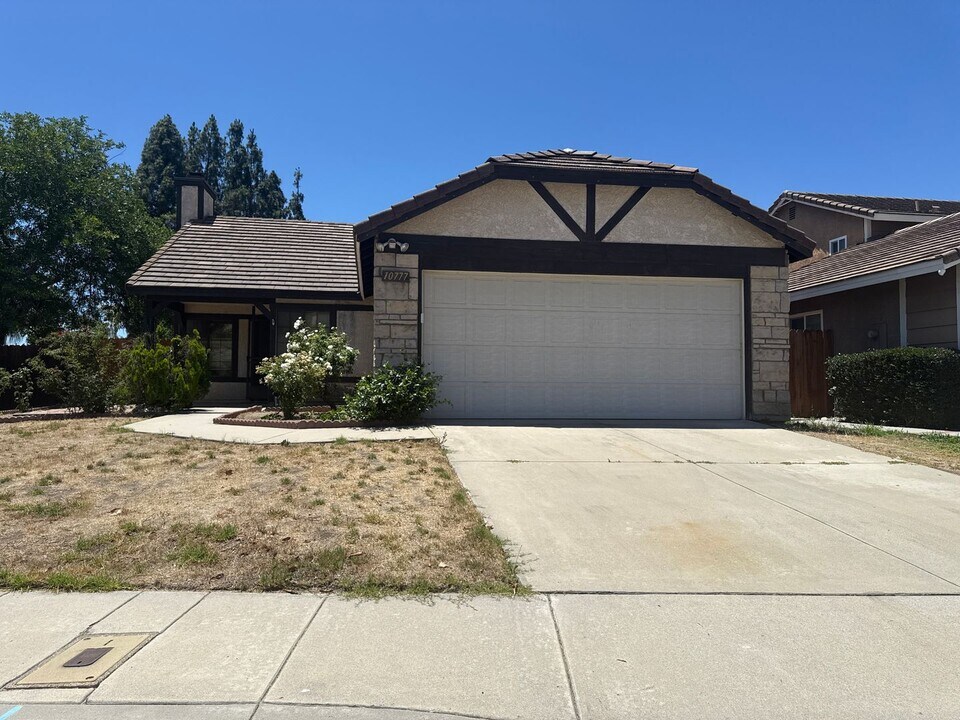 10777 Oakhurst Dr in Rancho Cucamonga, CA - Building Photo