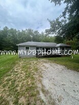 2806 Rousseau Ave in Fort Wayne, IN - Building Photo