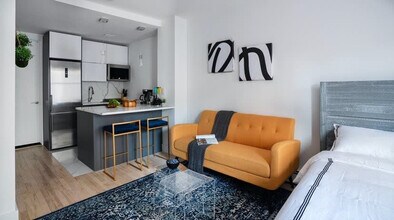 1597 York Ave in New York, NY - Building Photo - Building Photo