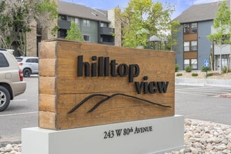 Hilltop View Apartments in Denver, CO - Foto de edificio - Building Photo