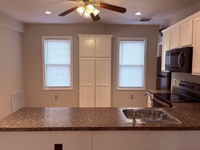 9 Ames St, Unit 3 in Worcester, MA - Foto de edificio - Building Photo