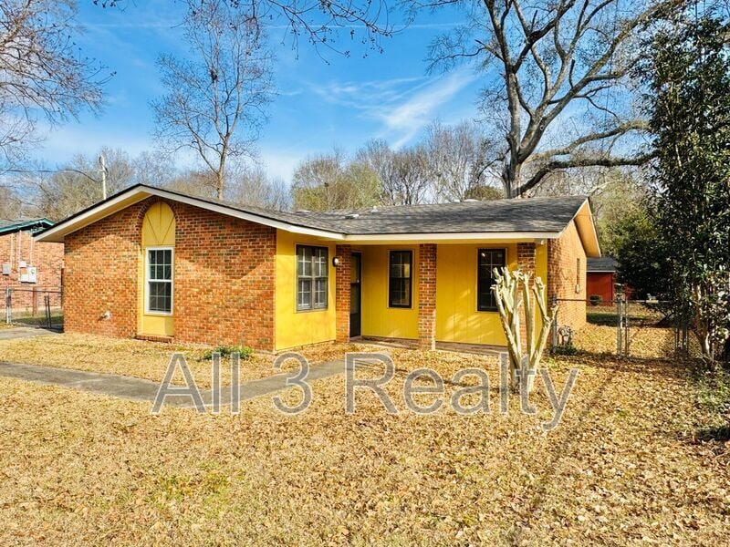 6332 Pinebrook Dr in Montgomery, AL - Building Photo