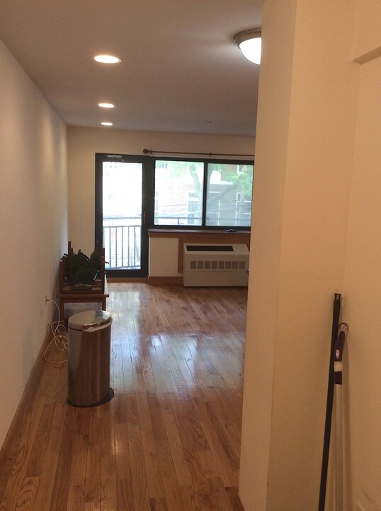 84-14 143rd St in Queens, NY - Building Photo