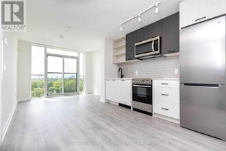 805-2300 ST CLAIR Ave in Toronto, ON - Building Photo - Building Photo
