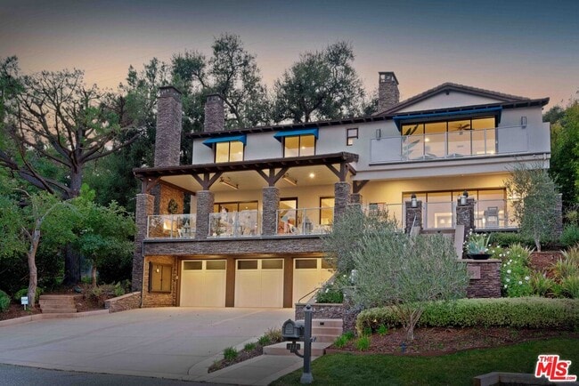 111 Lake Sherwood Dr in Lake Sherwood, CA - Building Photo - Building Photo