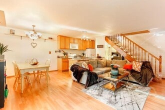 5137 Connecticut Dr in Sacramento, CA - Building Photo - Building Photo