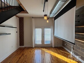 3205 N Davidson St, Unit 205 in Charlotte, NC - Building Photo - Building Photo
