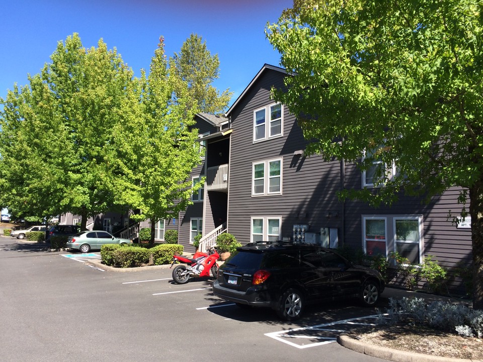 Barbur Heights Apartments in Portland, OR - Building Photo