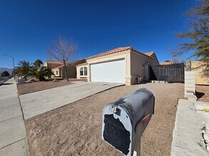 6224 Topweed Ave in Las Vegas, NV - Building Photo - Building Photo
