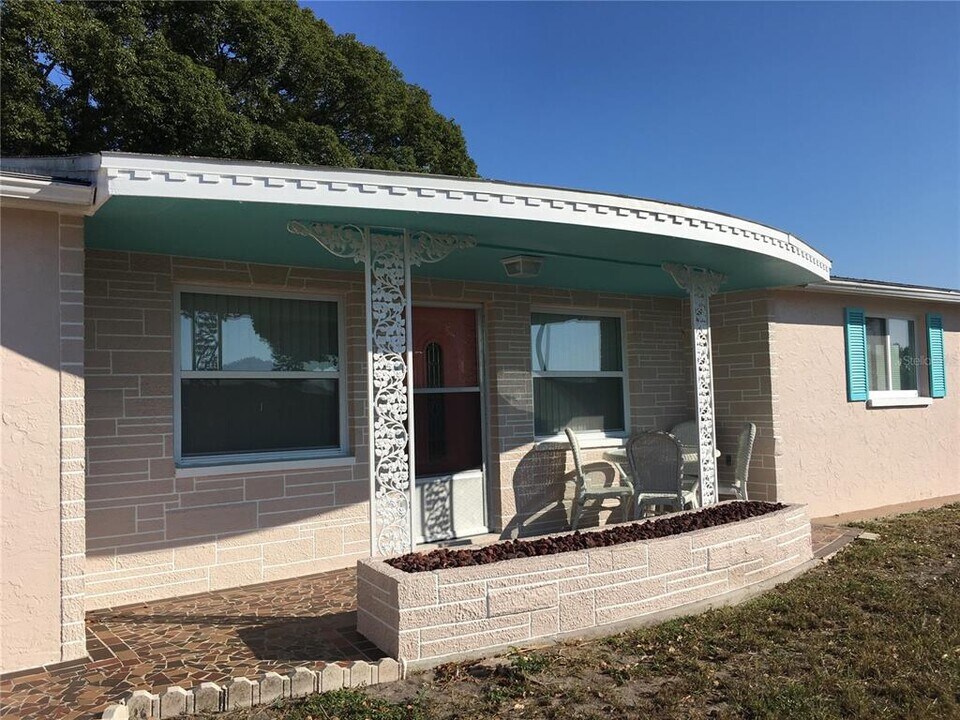 3654 Yellowbird Dr in New Port Richey, FL - Building Photo