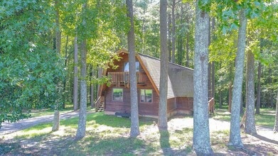 9313 Pole Run Rd in Disputanta, VA - Foto de edificio - Building Photo