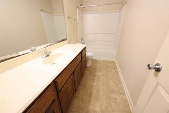 934 Seabourne Meadow Dr in Rosenberg, TX - Building Photo - Building Photo
