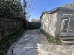 1623 Christopher Way in Sacramento, CA - Building Photo - Building Photo