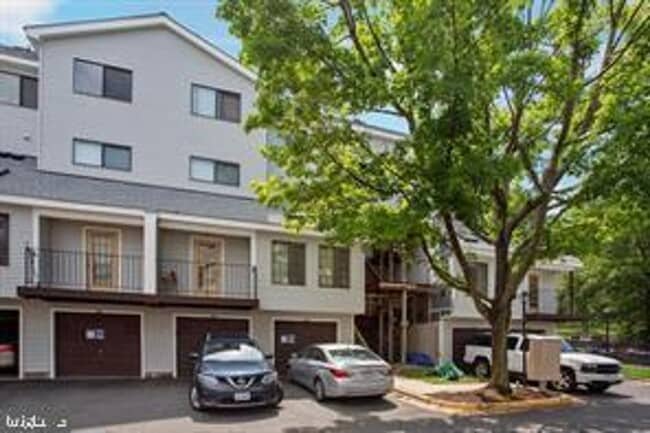 1611 Carriage House Terrace in Silver Spring, MD - Building Photo - Building Photo
