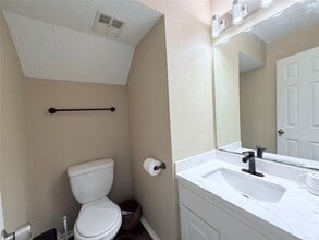 7015 Puerta Vista Ln in Houston, TX - Building Photo - Building Photo