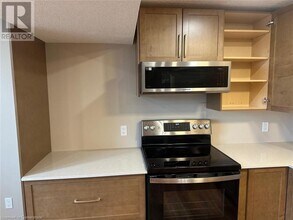 244 Ladyslipper Dr in Waterloo, ON - Building Photo - Building Photo