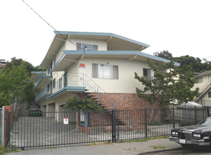 7900 Ney Ave in Oakland, CA - Building Photo - Building Photo