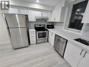 147 Langlaw Dr in Cambridge, ON - Building Photo - Building Photo