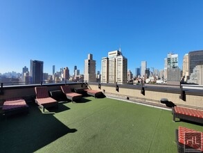 East 39th Street, Unit 24A in New York, NY - Building Photo - Building Photo