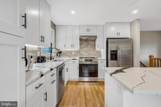 4213 University Dr in Fairfax, VA - Building Photo - Building Photo