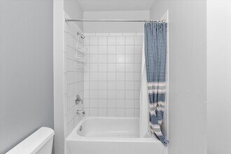 720 N Larrabee St in Chicago, IL - Foto de edificio - Building Photo