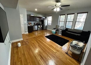 2958 N Washtenaw Ave in Chicago, IL - Building Photo - Building Photo