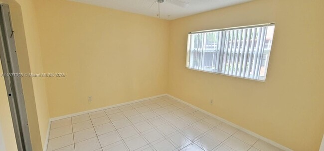 4373 NW 45th Ave in Lauderdale Lakes, FL - Building Photo - Building Photo