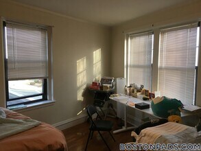 349 Pleasant St, Unit B1-20 in Malden, MA - Building Photo - Building Photo