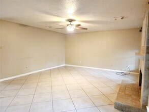 10306 Jockey Club Dr in Houston, TX - Building Photo - Building Photo