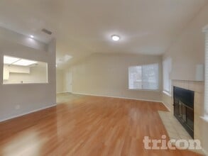 7726 Robinette Rd in Sacramento, CA - Building Photo - Building Photo