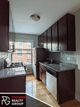 2909 N Mildred Ave, Unit 2 in Chicago, IL - Building Photo - Building Photo