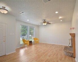 212 N Flaxseed Ln in Fort Worth, TX - Building Photo - Building Photo