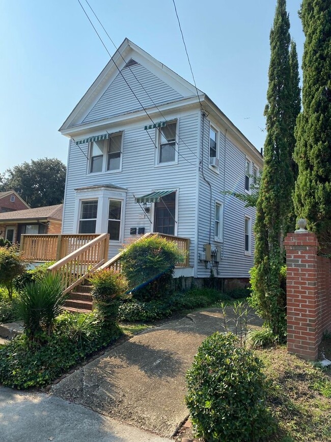 property at 623 Rhode Island Ave